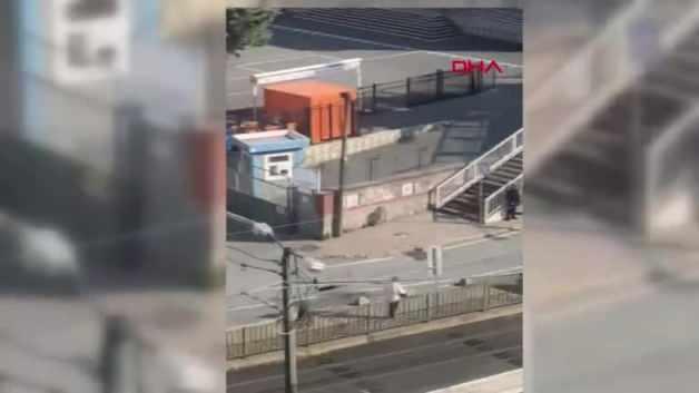 Zeytinburnu’nda iki grup arasında çıkan silahlı kavgada 7 kişi yaralandı Zeytinburnu’nda iki grup arasında çıkan silahlı kavgada 7 kişi yaralandı