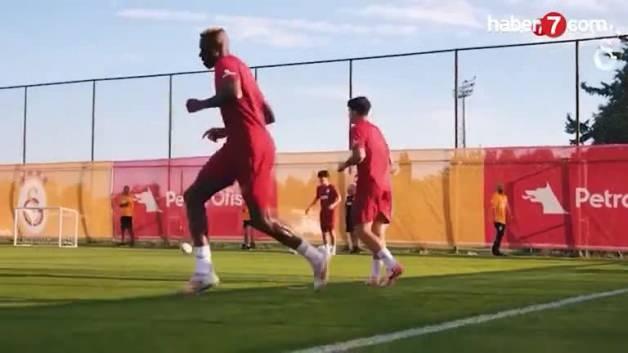 Fenerbahçe’den Osimhen transferi iddiası! Kulüpten de açıklama geldi Fenerbahçe’den Osimhen transferi iddiası! Kulüpten de açıklama geldi
