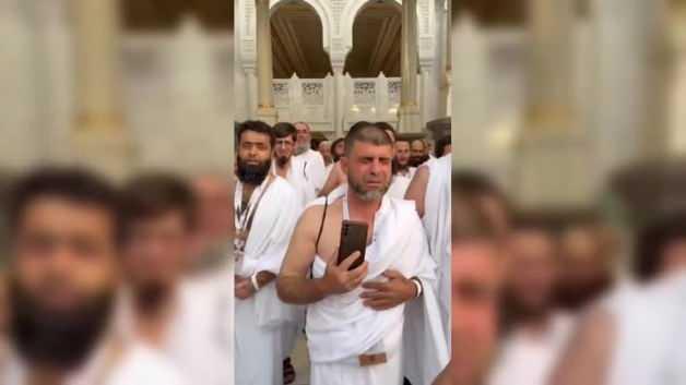 Suriyeli hacılar Kabe’de duygusal anlar yaşadı Suriyeli hacılar Kabe’de duygusal anlar yaşadı