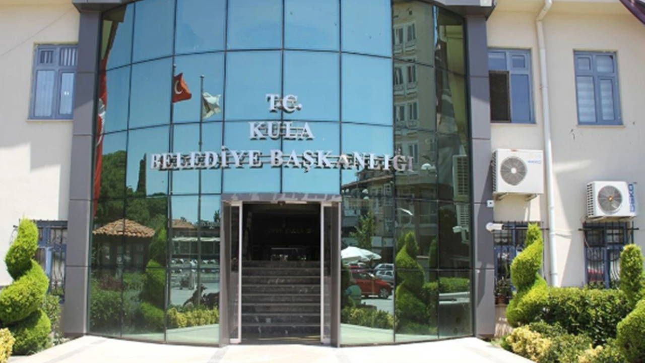 Kula’da CHP’li iki meclis üyesi partisinden istifa etti – Son Dakika Siyaset Haberleri
