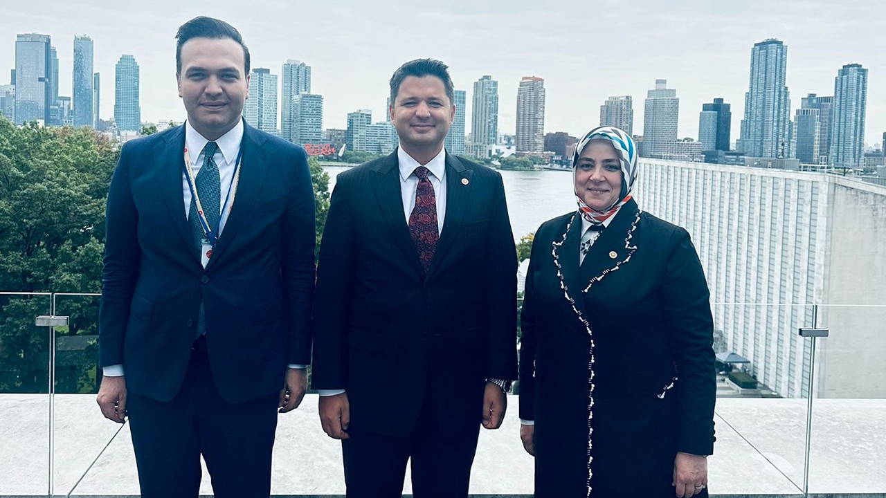 Cumhuriyet’in haberi Meclis gündeminde: AKP yöneticileri New York’a hangi kaynakla gitti? – Son Dakika Siyaset Haberleri