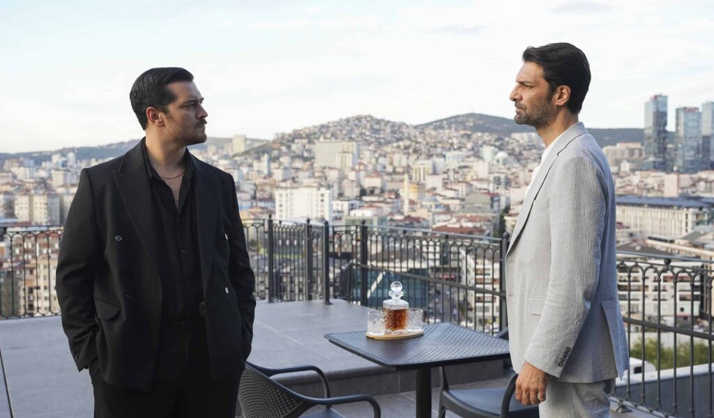 Eşref Rüya 18. Bölümde Eşref ve ekibi Kadir’in paralarına çöktü! Eşref’in hamlesinin ardından Dinçer ölecek mi?