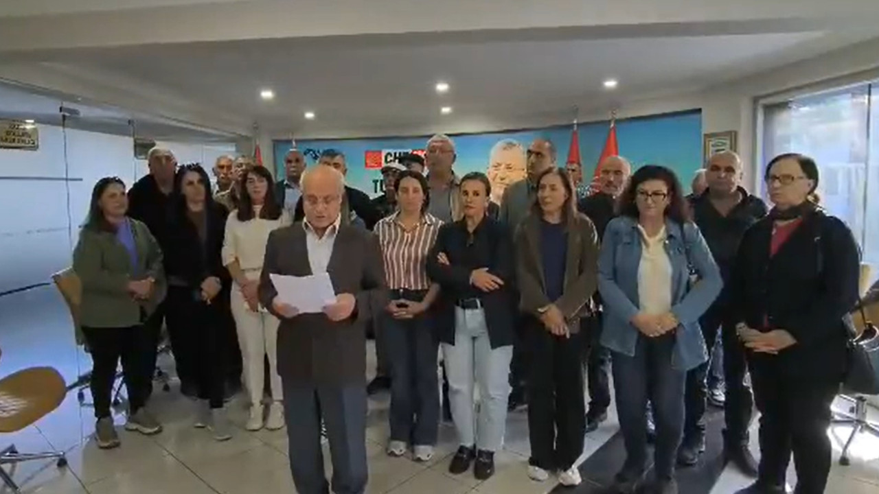 CHP’de ilginç eylem: Tunceli il yönetimi Özgür Özel’e kızdı, kendilerini parti binasına kilitledi