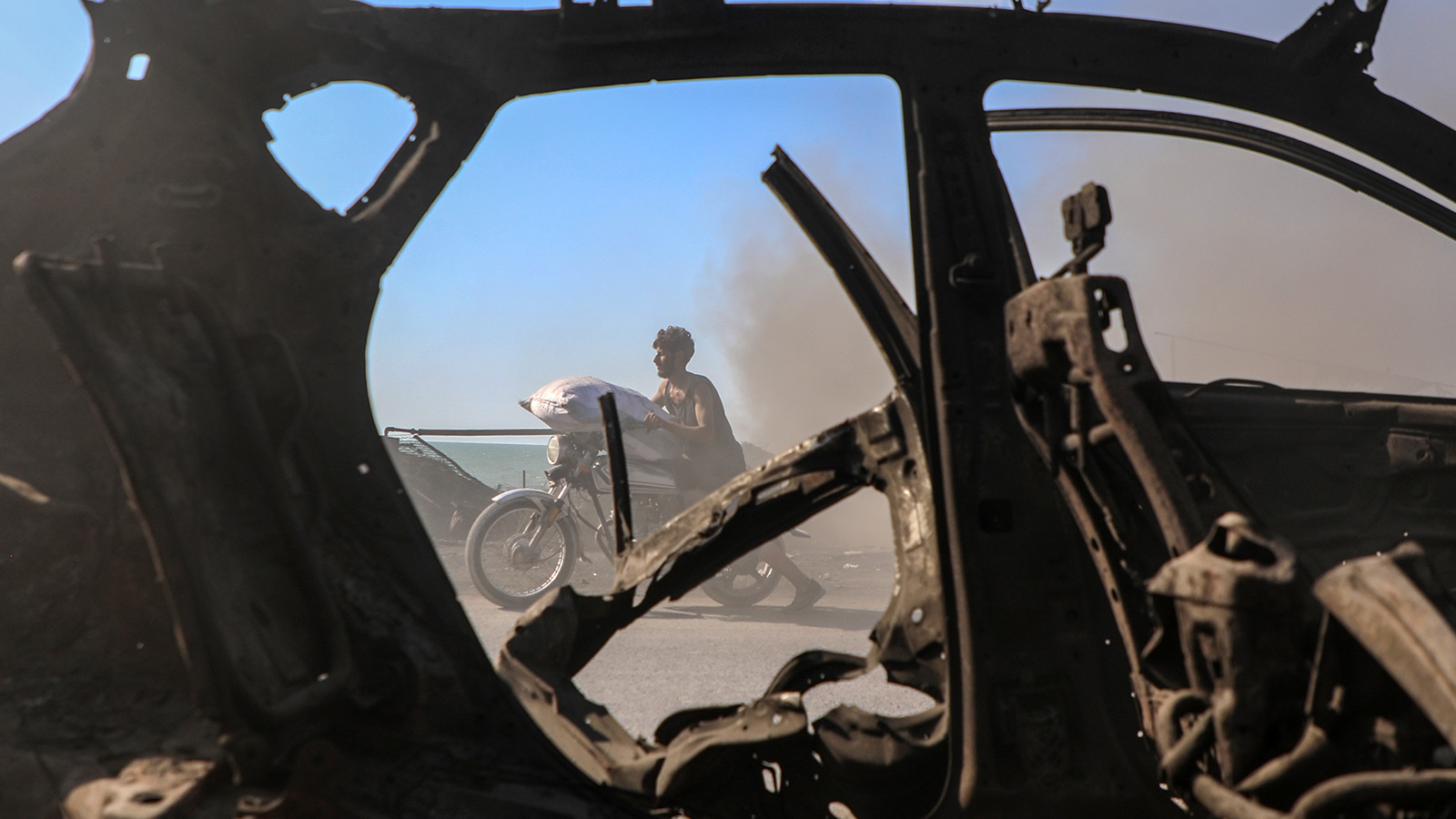 İsrail ordusu Gazze’de sivil aracı hedef aldı: 11 ölü