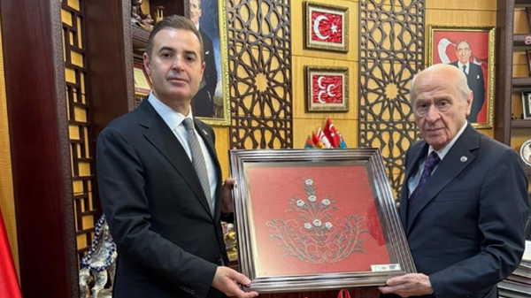 CHP’li Belediye Başkanı Akın, MHP Genel Merkezi’ni Ziyaret