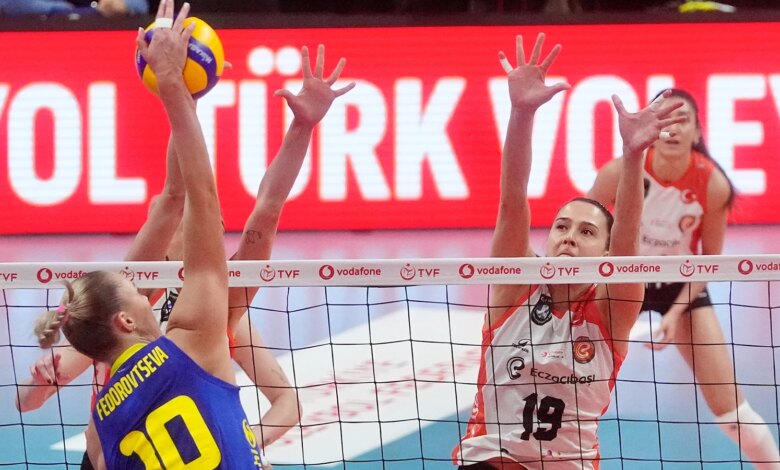 Fenerbahçe, Eczacıbaşı’nı Sultanlar Ligi’nde mağlup etti