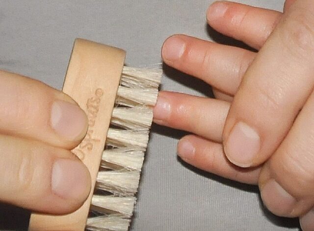 Tırnaklarınızın Altındaki Kirin Temizlenmesi Yöntemleri Tırnaklarınızın Altındaki Kirin Temizlenmesi Yöntemleri